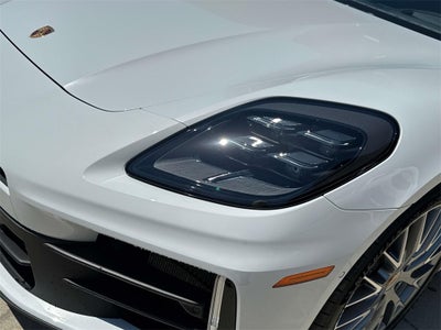 2025 Porsche Panamera 4