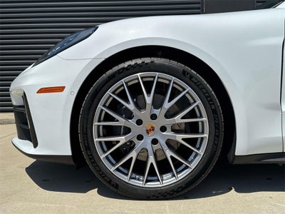 2025 Porsche Panamera 4