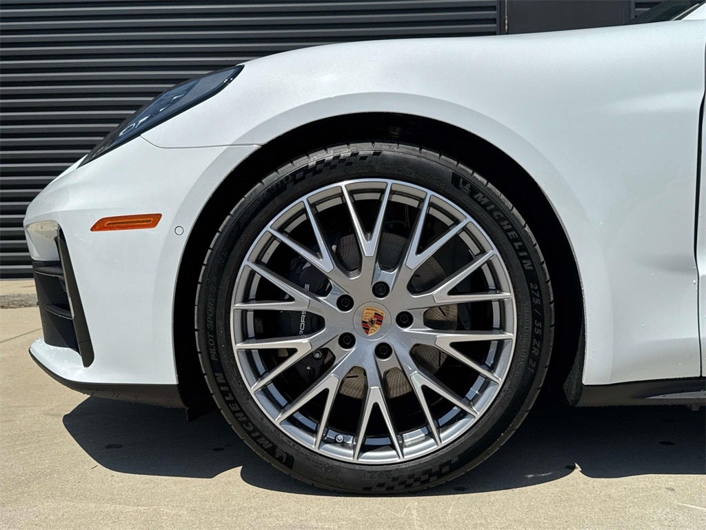 2025 Porsche Panamera 4