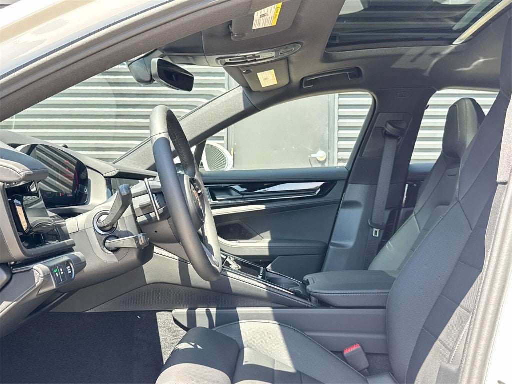 2025 Porsche Panamera 4