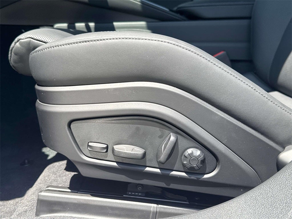 2025 Porsche Panamera 4