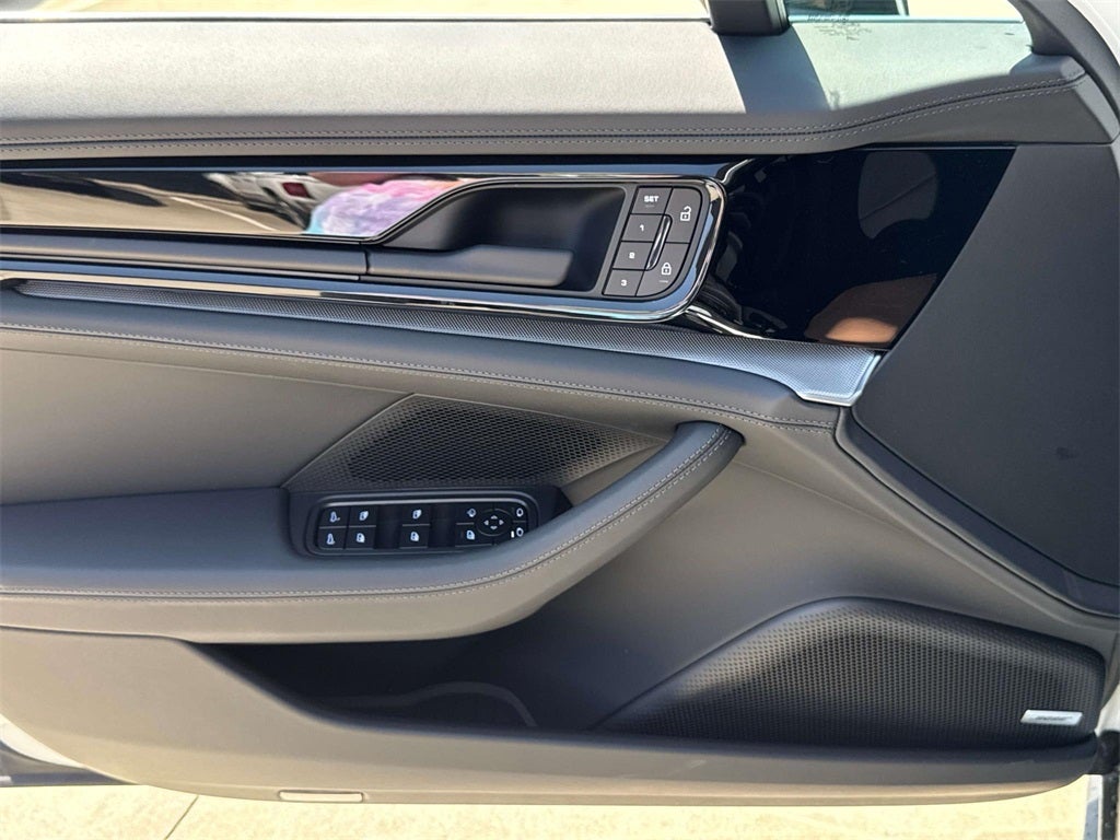 2025 Porsche Panamera 4