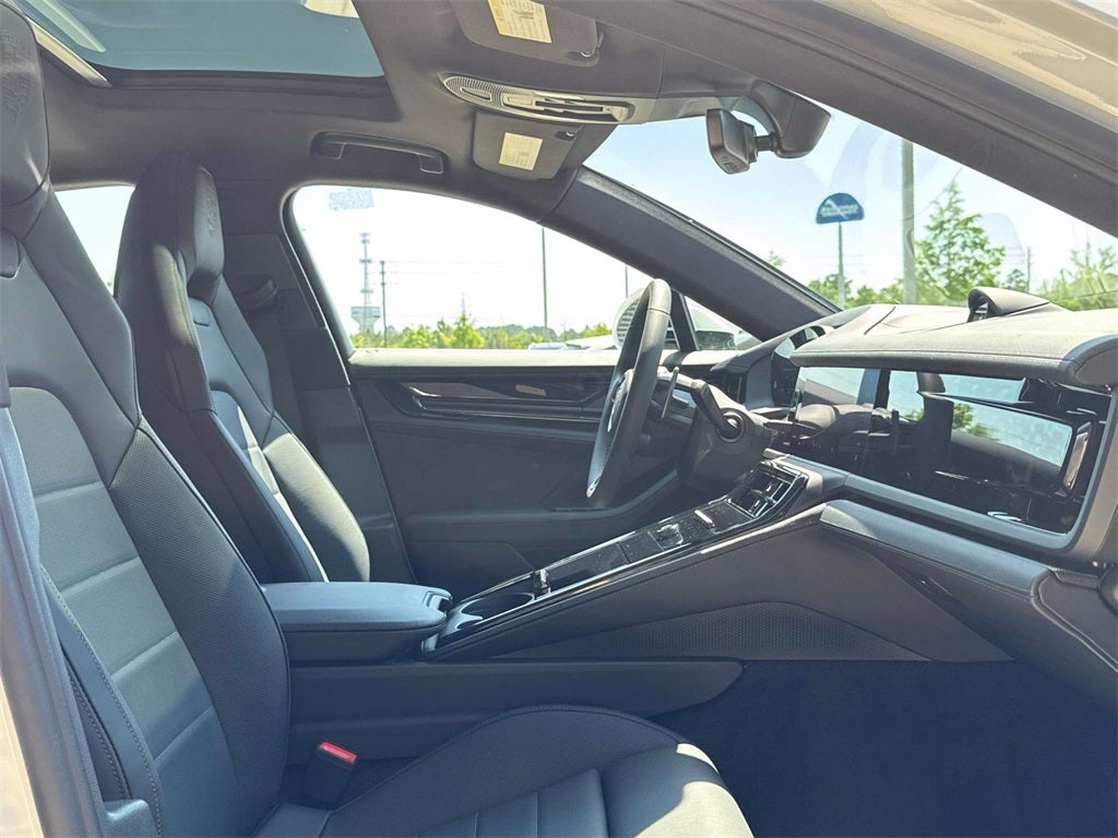 2025 Porsche Panamera 4