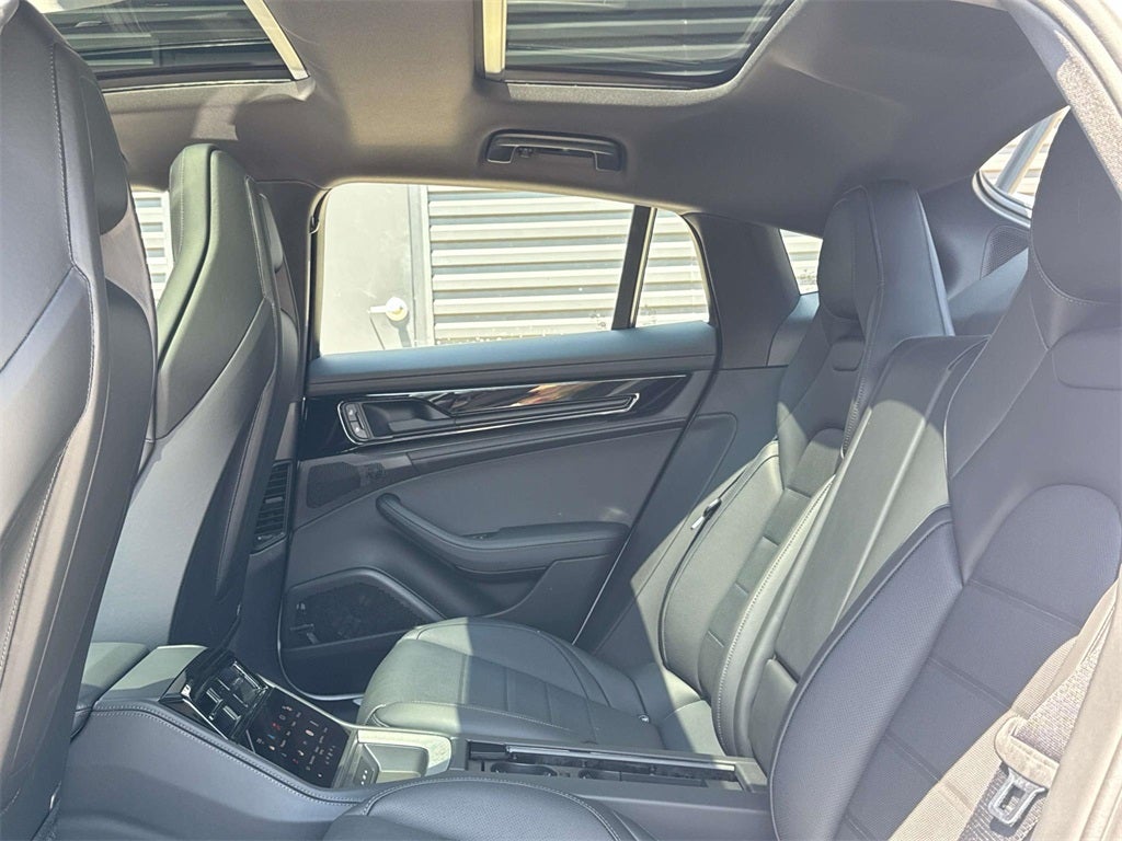 2025 Porsche Panamera 4