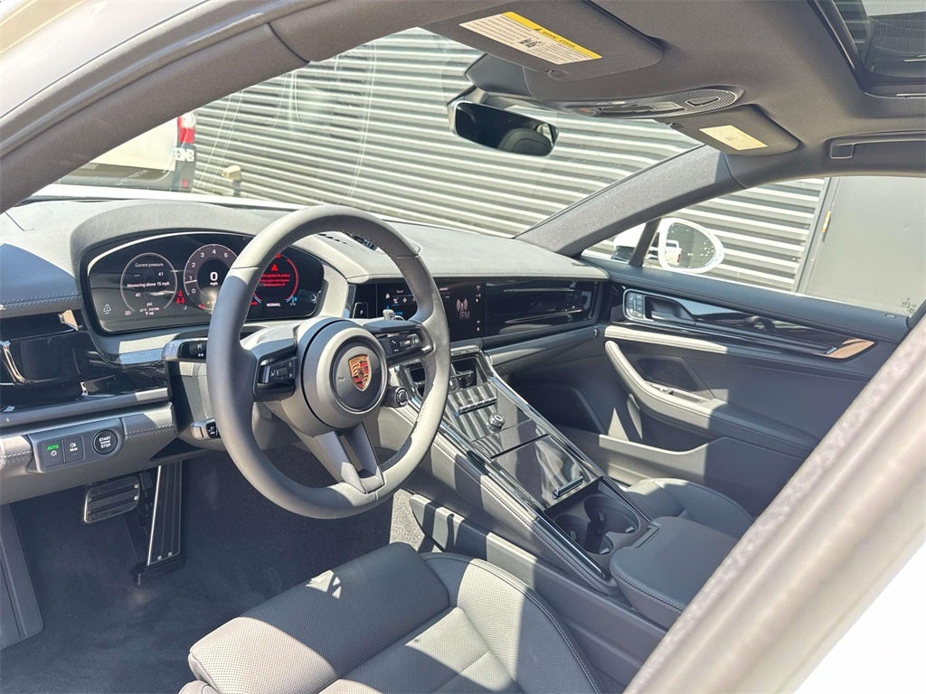 2025 Porsche Panamera 4