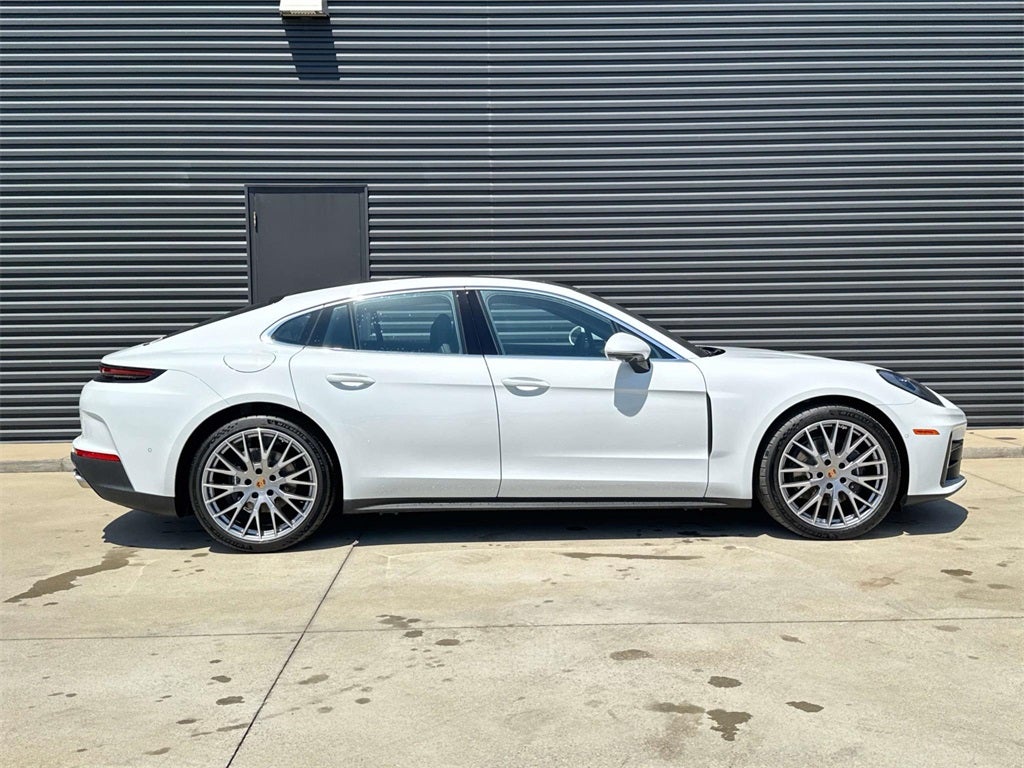 2025 Porsche Panamera 4