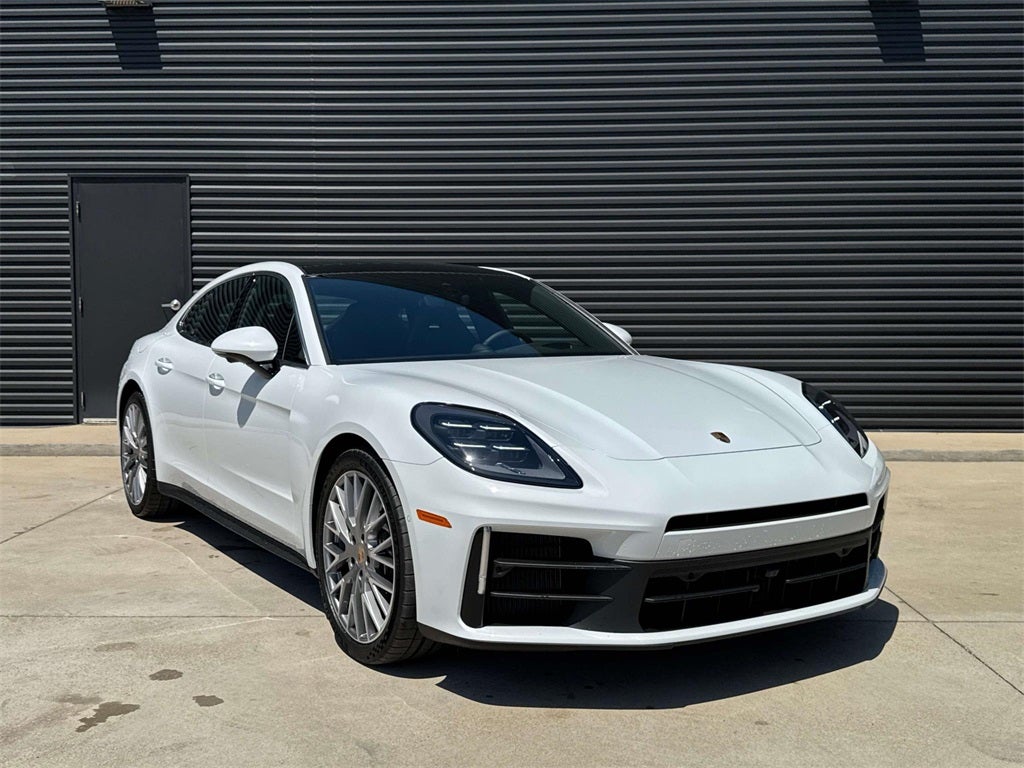 2025 Porsche Panamera 4