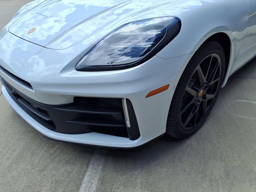 2026 Porsche Panamera 4