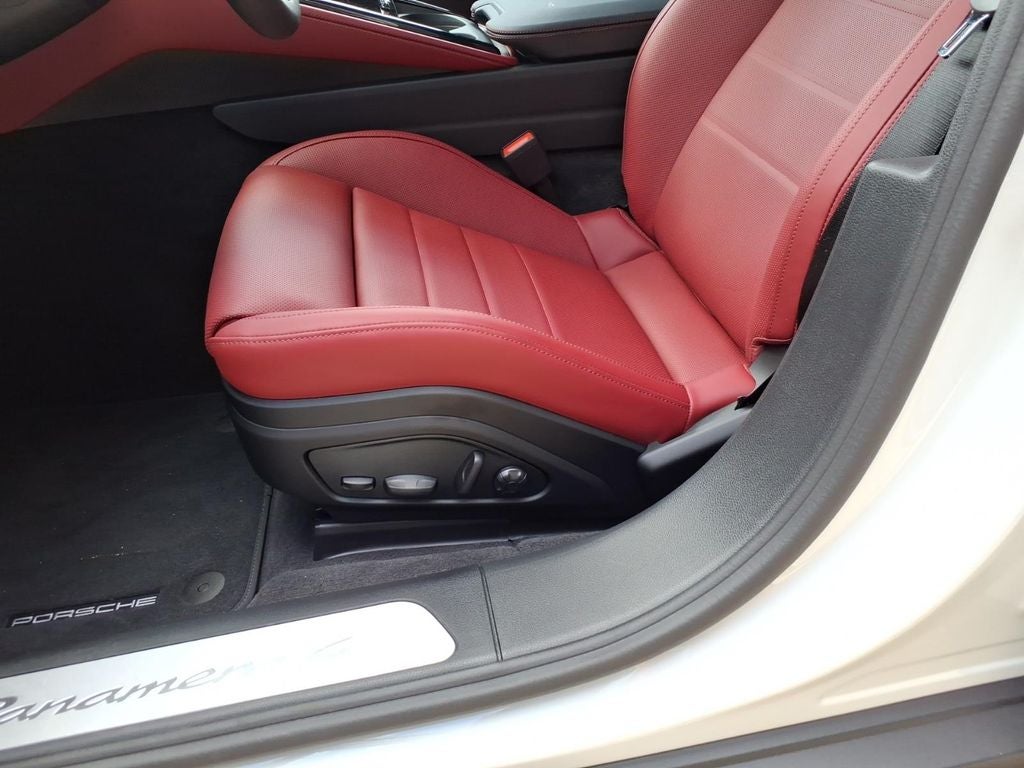 2026 Porsche Panamera 4
