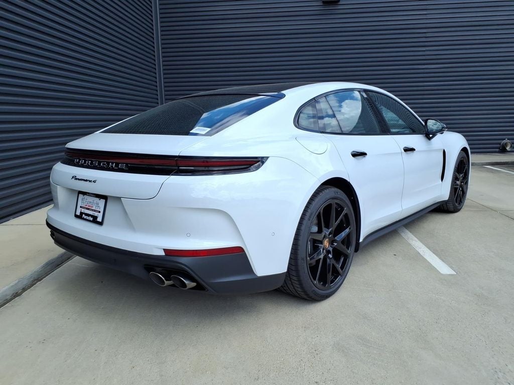 2026 Porsche Panamera 4