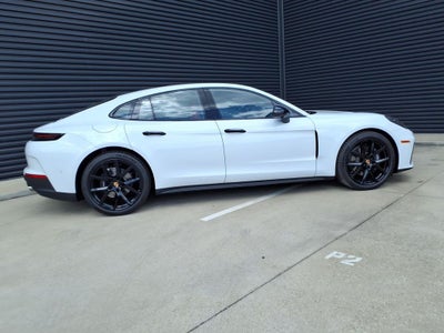 2026 Porsche Panamera 4