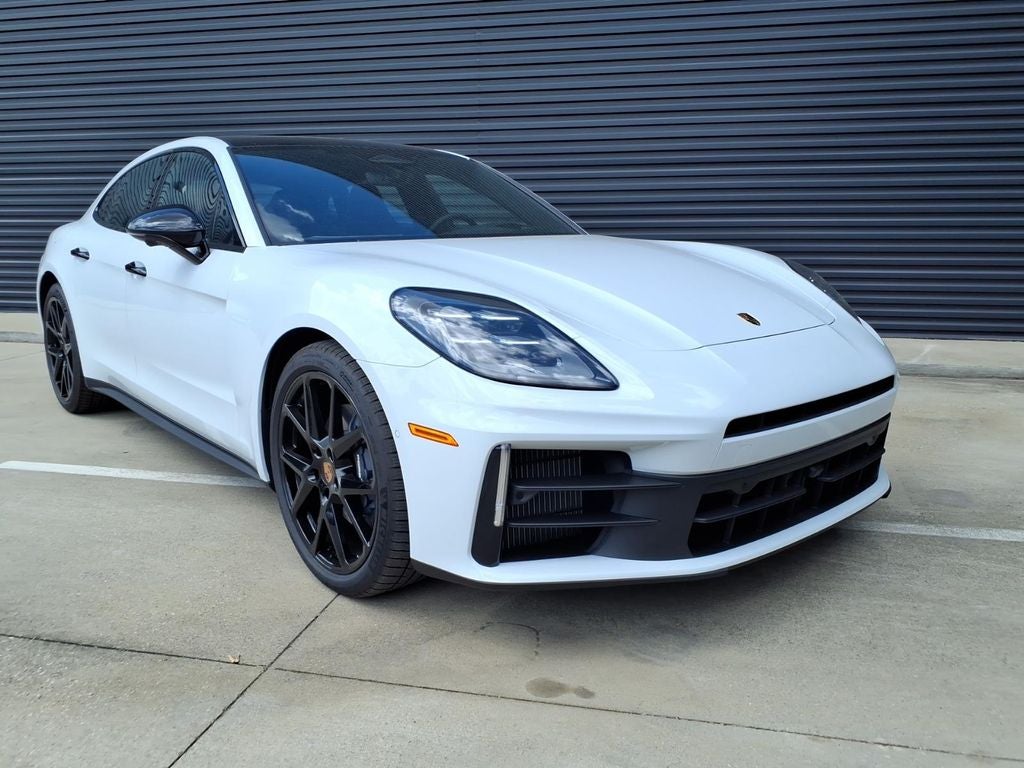 2026 Porsche Panamera 4