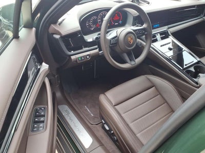 2026 Porsche Panamera 4