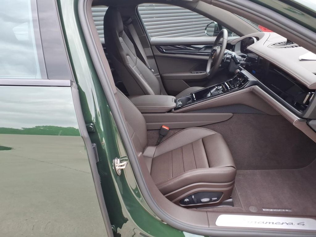 2026 Porsche Panamera 4