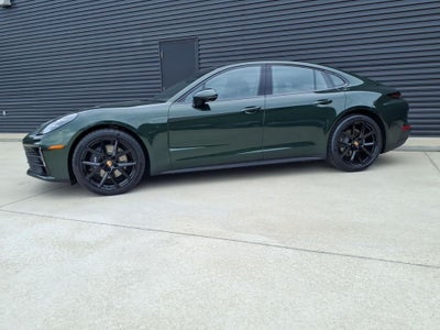 2026 Porsche Panamera 4