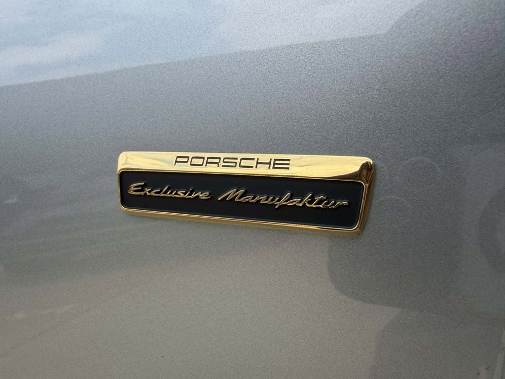 2026 Porsche 911 Spirit 70 GTS t-hybrid
