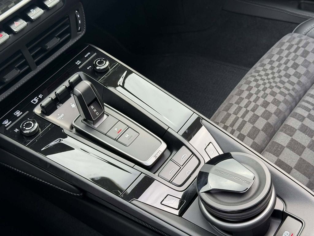2026 Porsche 911 Spirit 70 GTS t-hybrid