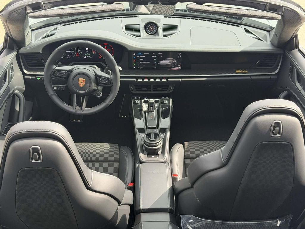 2026 Porsche 911 Spirit 70 GTS t-hybrid