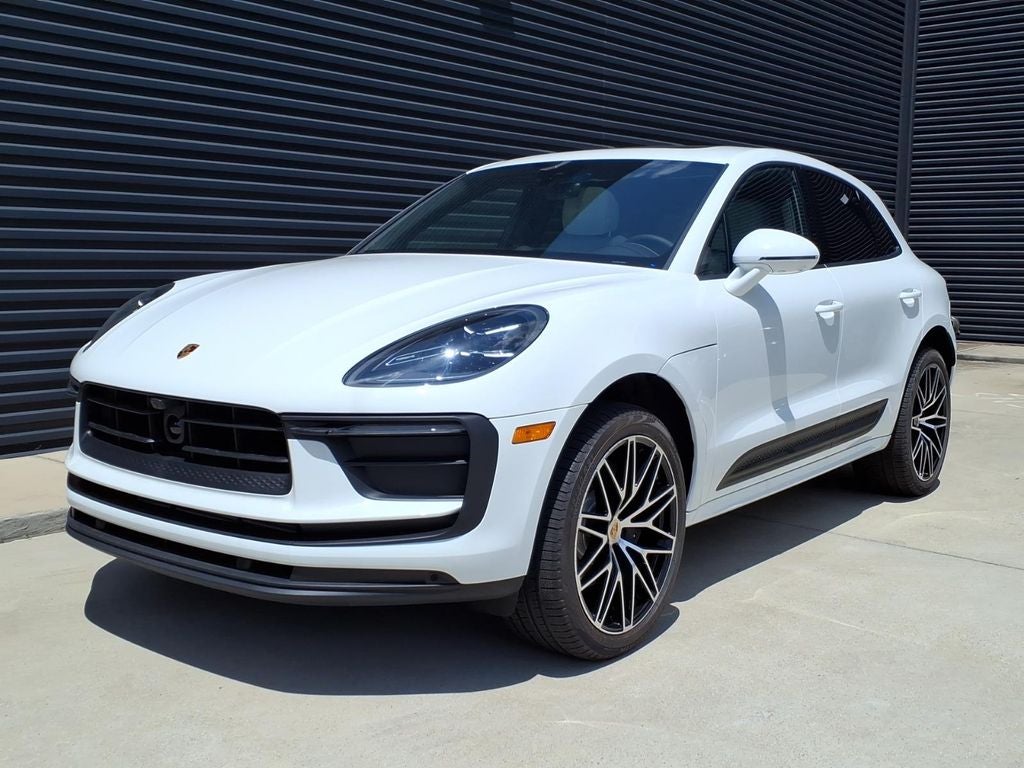 2026 Porsche Macan Base