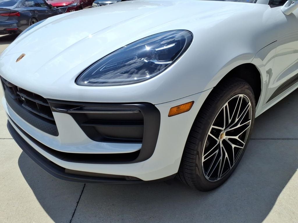 2026 Porsche Macan Base