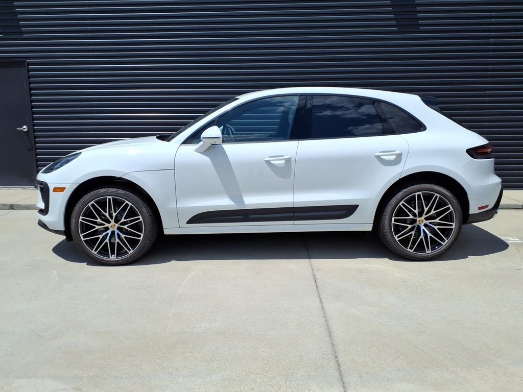 2026 Porsche Macan Base