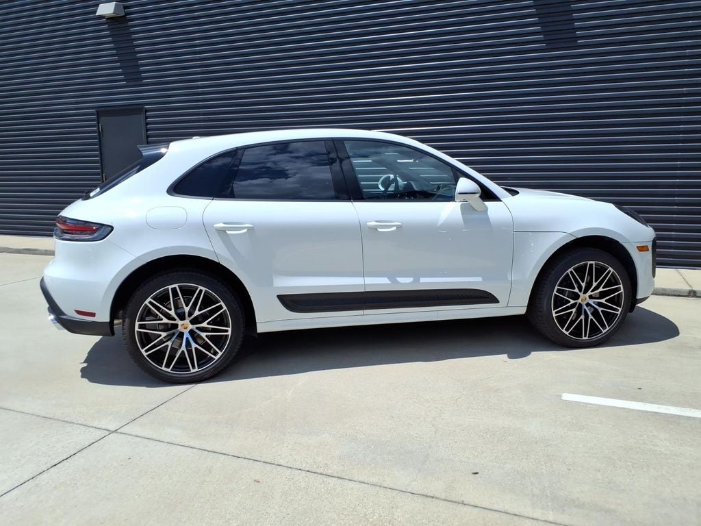 2026 Porsche Macan Base