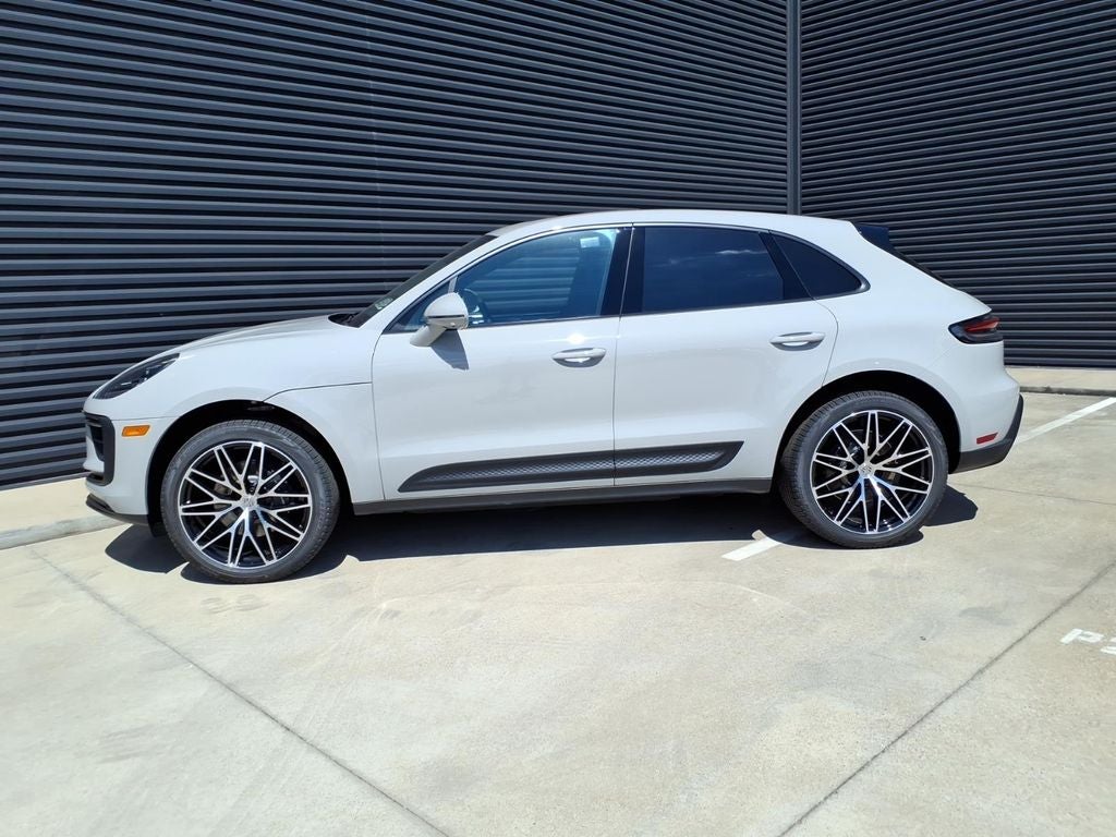 2026 Porsche Macan Base