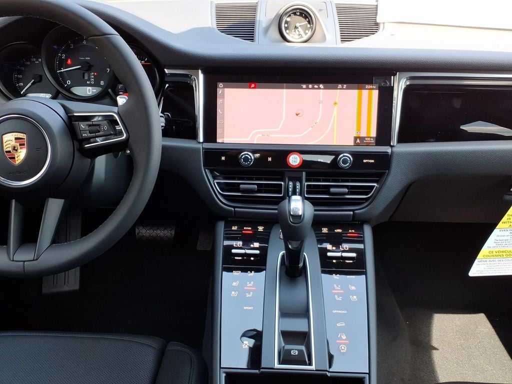 2026 Porsche Macan Base