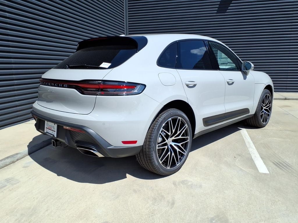 2026 Porsche Macan Base