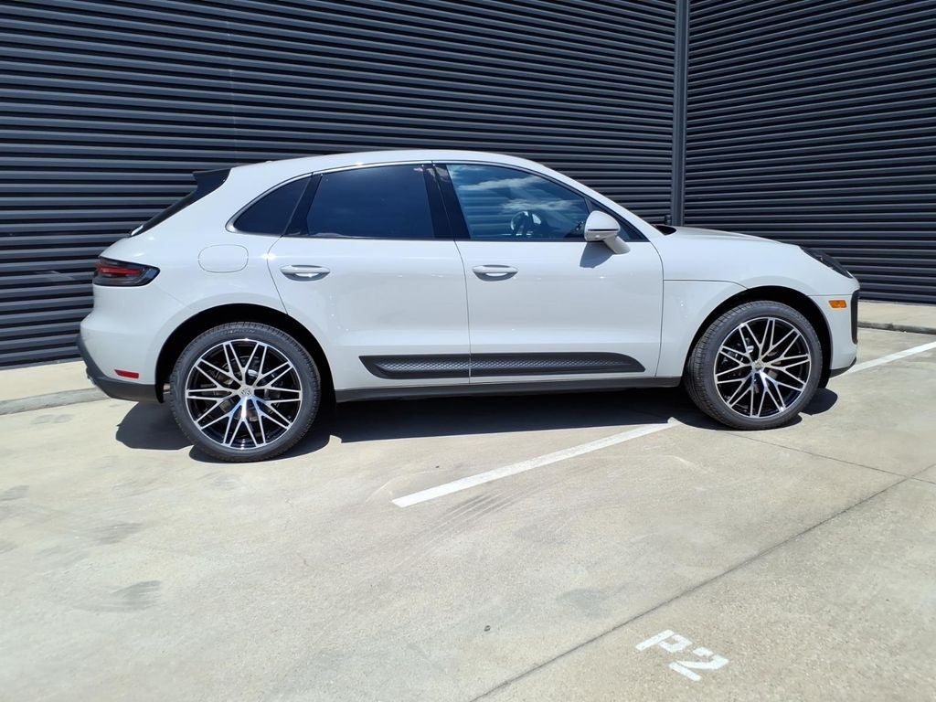 2026 Porsche Macan Base