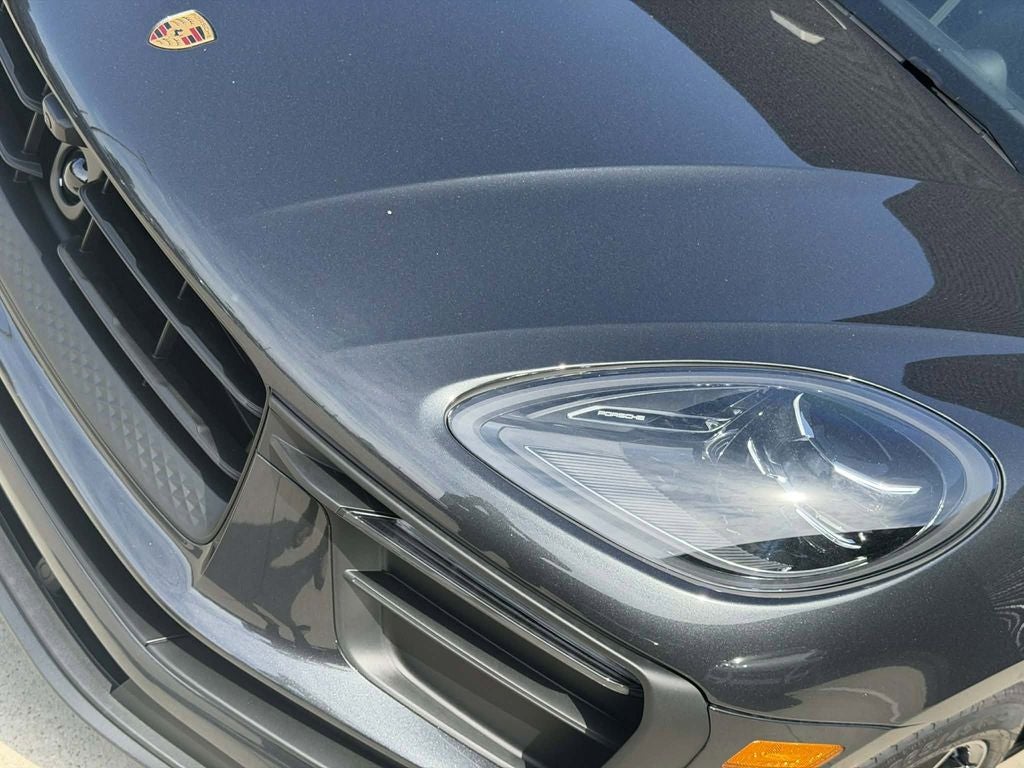 2026 Porsche Macan Base