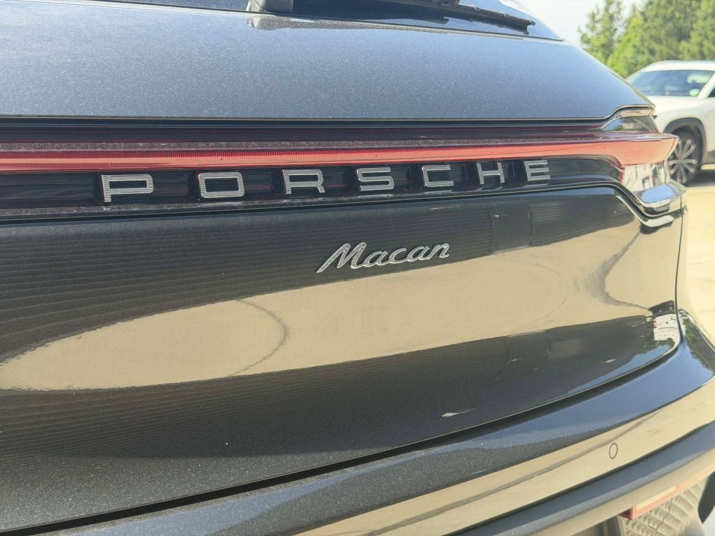 2026 Porsche Macan Base
