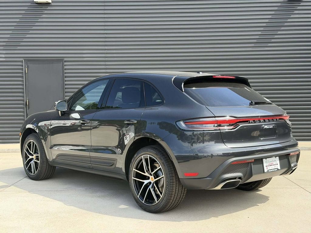 2026 Porsche Macan Base