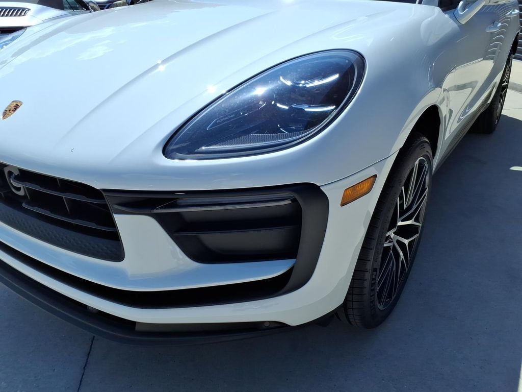 2026 Porsche Macan Base