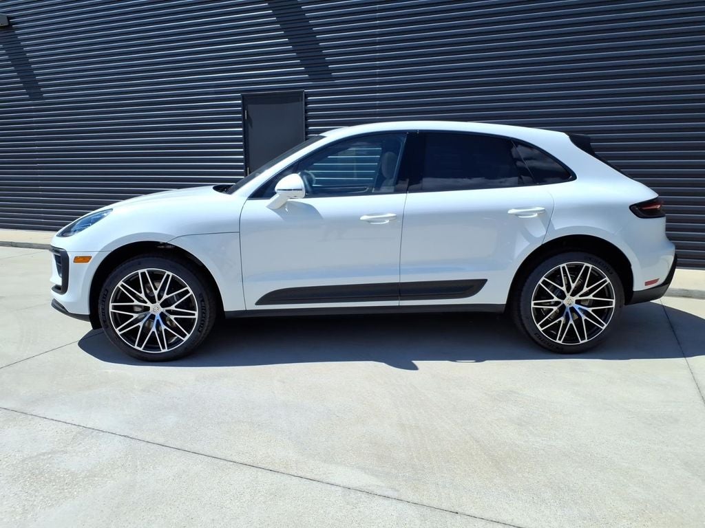 2026 Porsche Macan Base