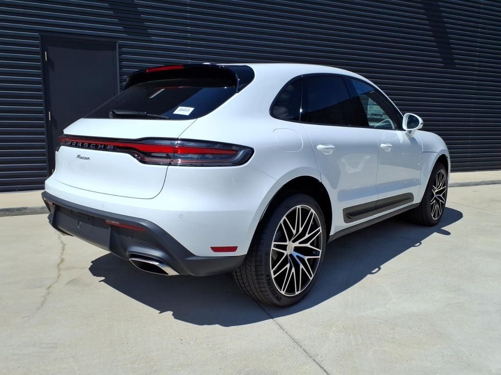 2026 Porsche Macan Base