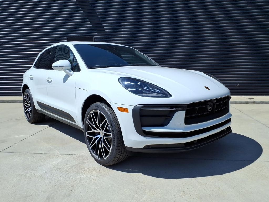 2026 Porsche Macan Base