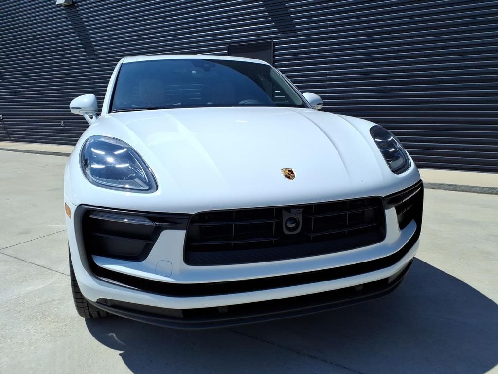 2026 Porsche Macan Base