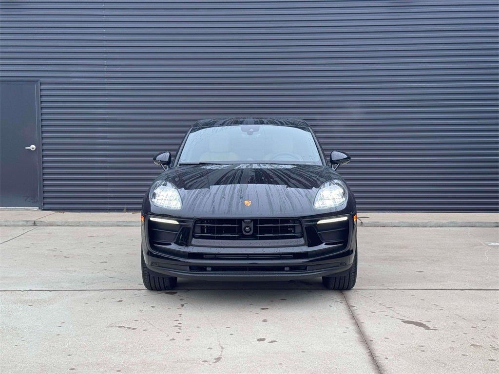 2026 Porsche Macan Base