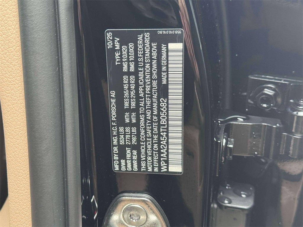 2026 Porsche Macan Base