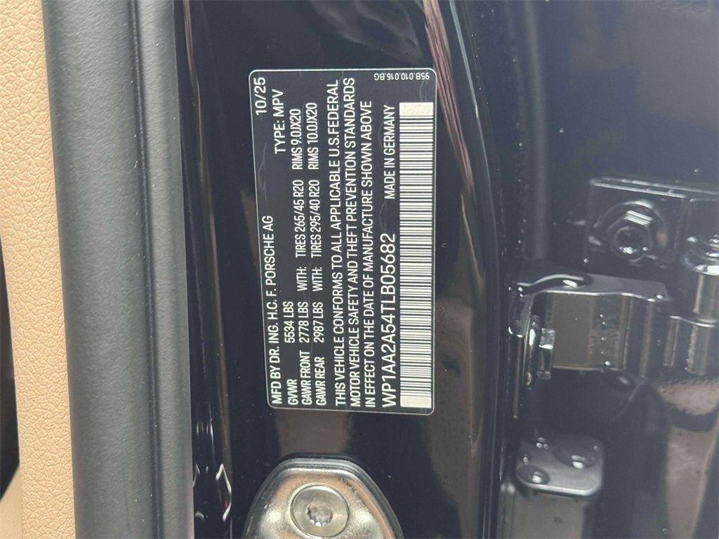 2026 Porsche Macan Base