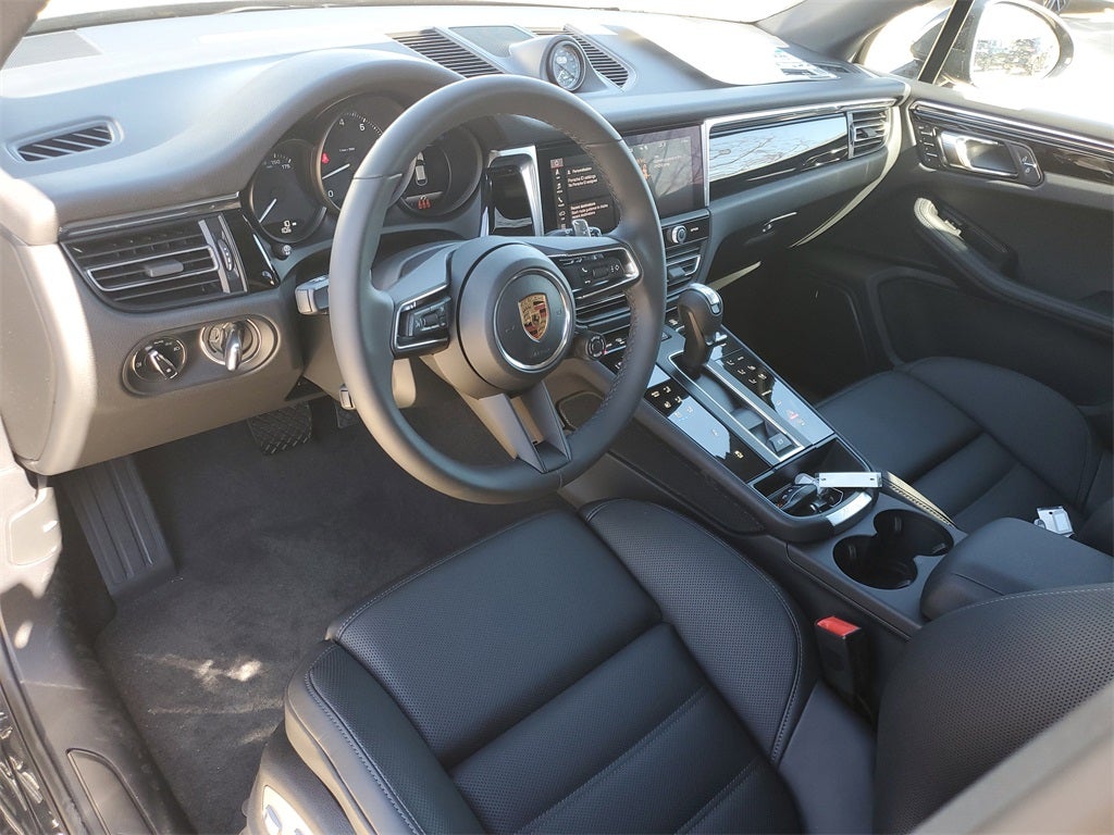 2026 Porsche Macan Base