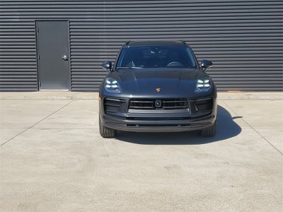 2026 Porsche Macan Base