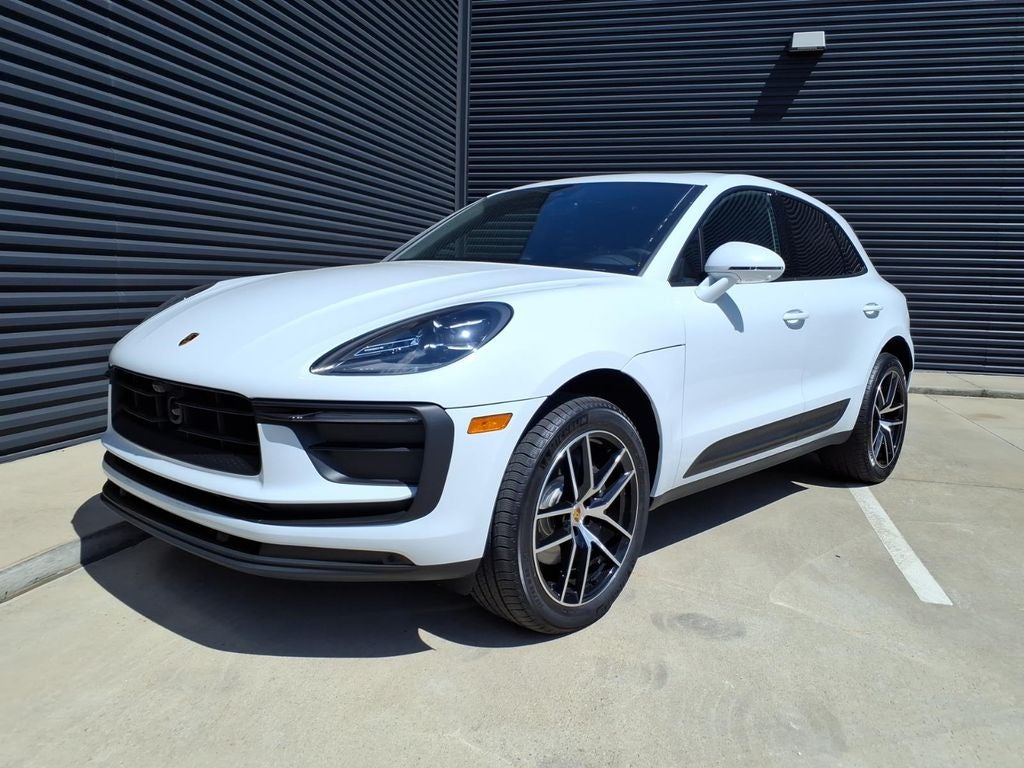 2026 Porsche Macan Base