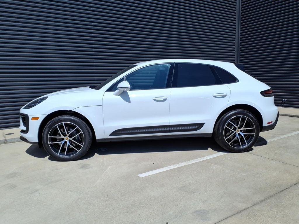 2026 Porsche Macan Base