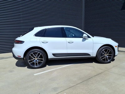 2026 Porsche Macan Base