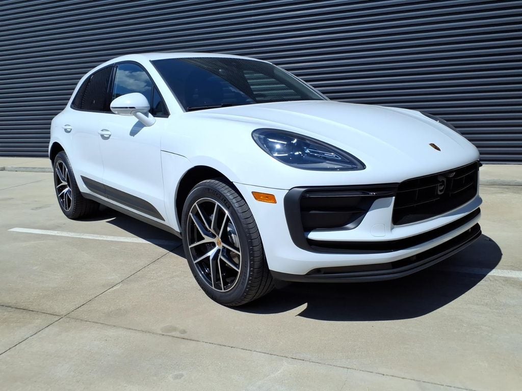 2026 Porsche Macan Base