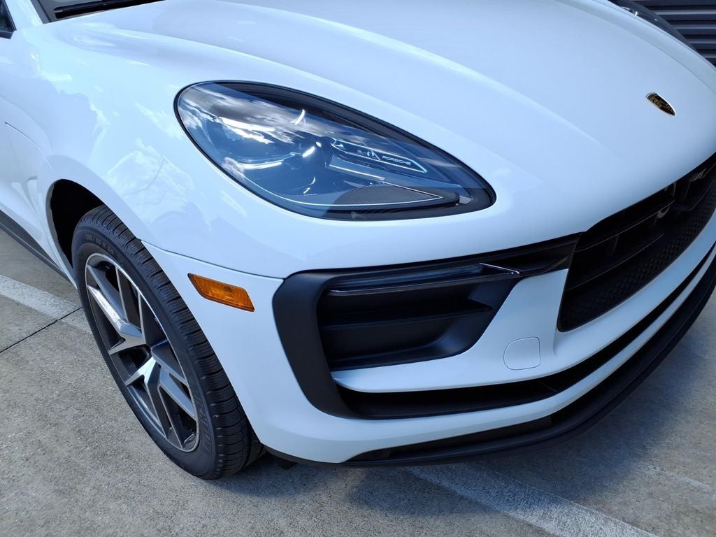 2026 Porsche Macan Base