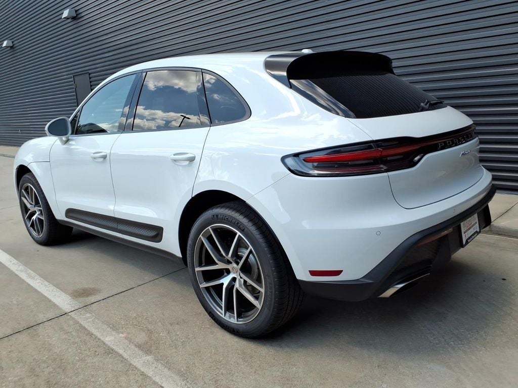 2026 Porsche Macan Base
