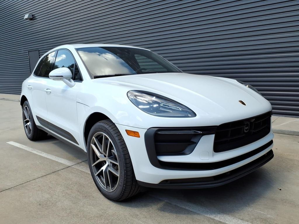 2026 Porsche Macan Base
